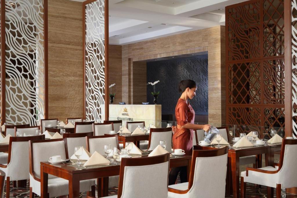 Hotel Grandhika Pemuda Semarang Exteriér fotografie