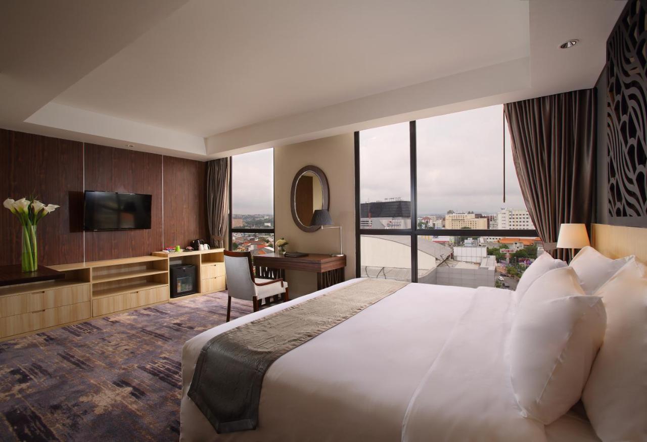Hotel Grandhika Pemuda Semarang Exteriér fotografie