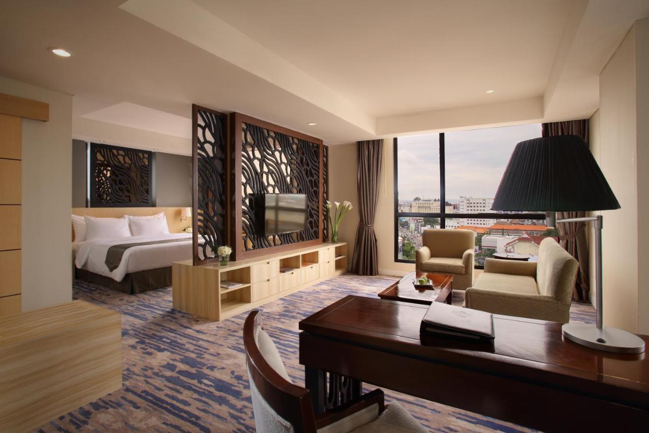 Hotel Grandhika Pemuda Semarang Exteriér fotografie