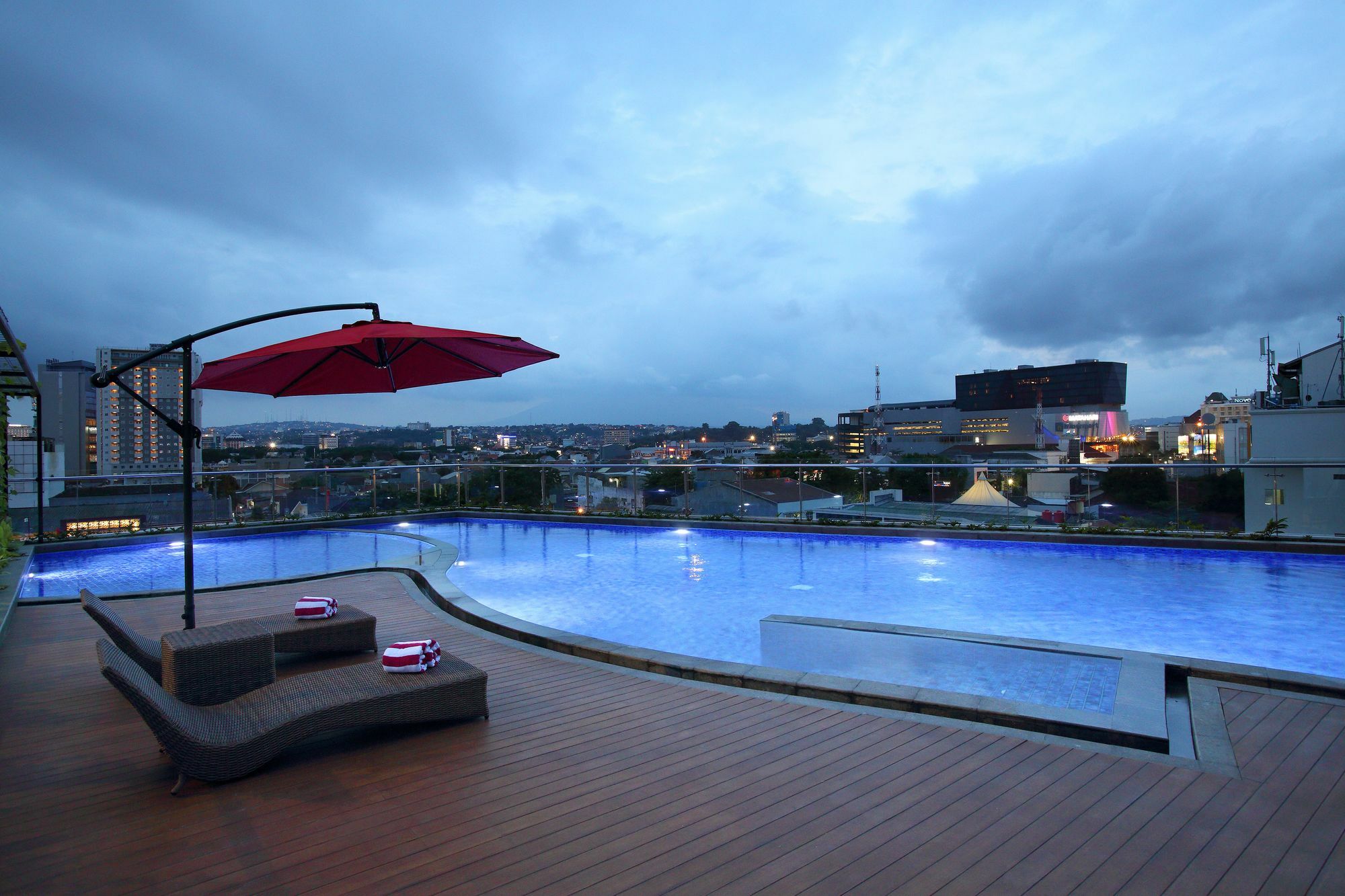 Hotel Grandhika Pemuda Semarang Exteriér fotografie